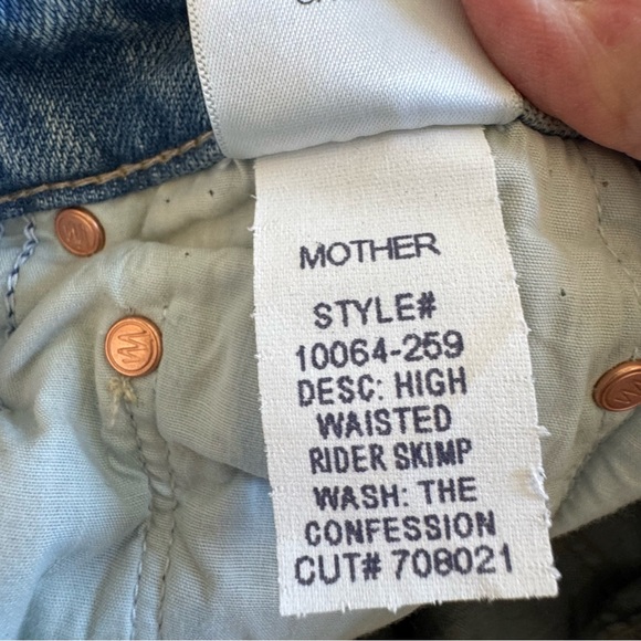 Mother High Waisted Rider Skimp Jeans in The Confession Wash - Picture 8 of 15